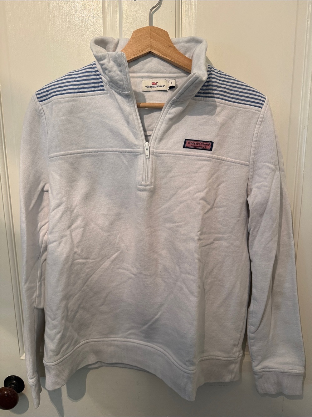 Vineyard Vines White Quarter-Zip Pullover with Blue Shoulder Stripes
